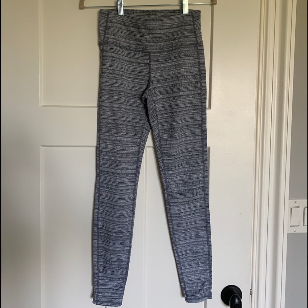 Athleta grey pattern leggings